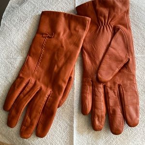 Leather gloves